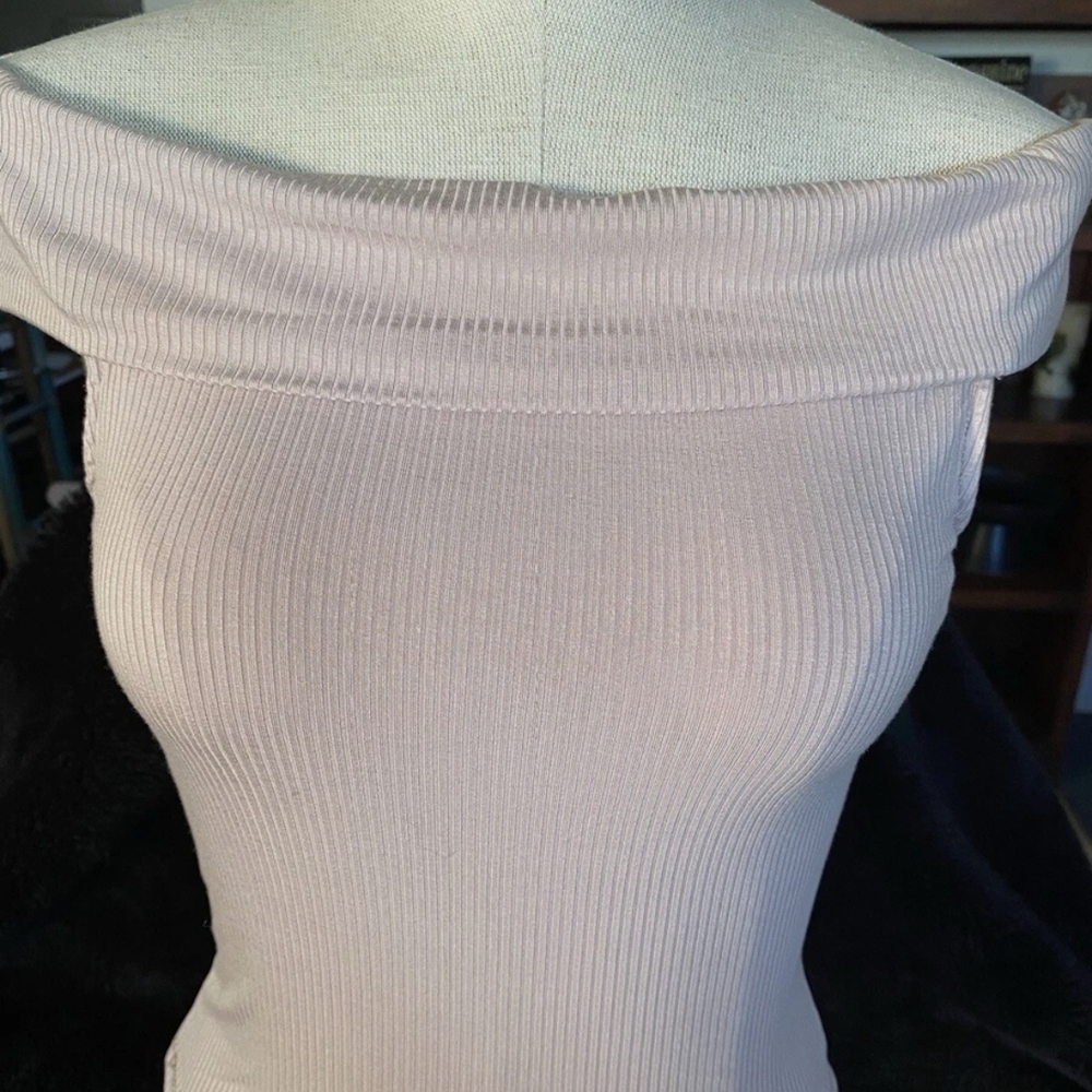 Olive & Oak Pink Off Shoulder Ribbed Texture Sleevless Top